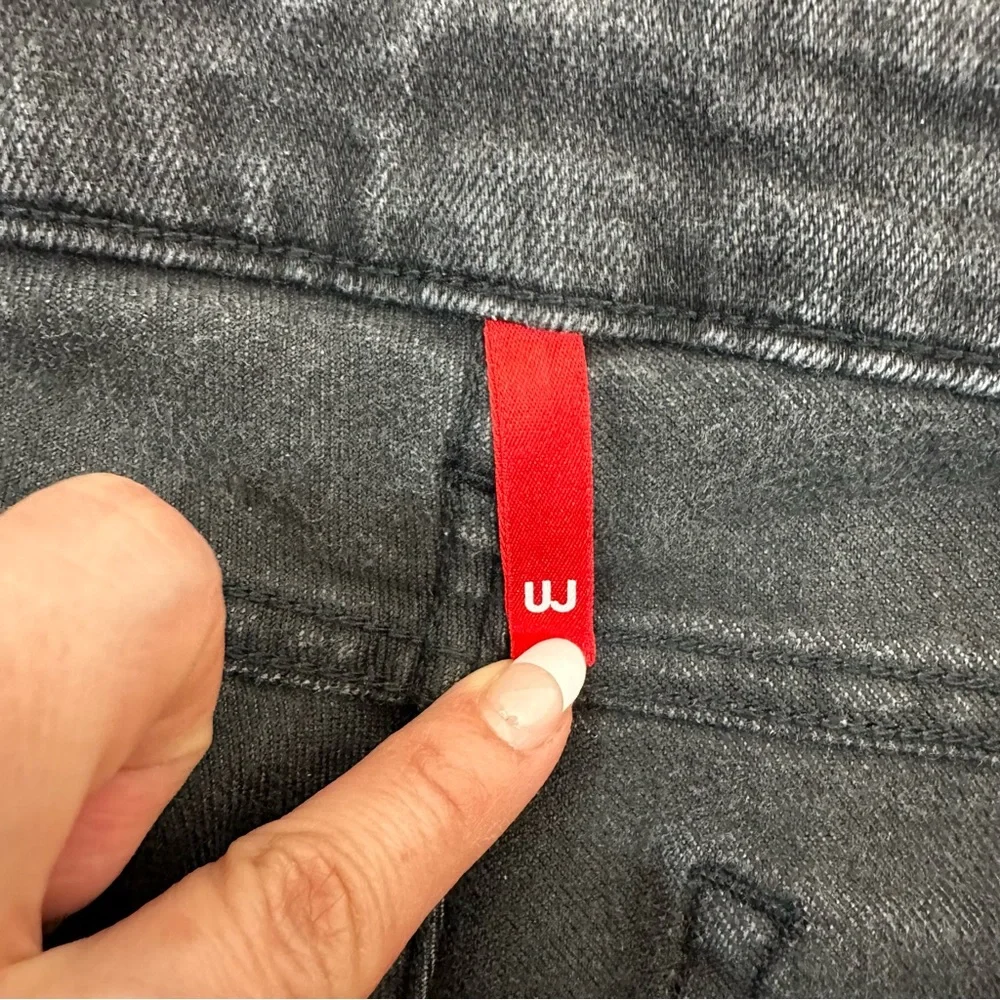 Uniqlo Black Skinny Fit Straight Mid Rise Jeans